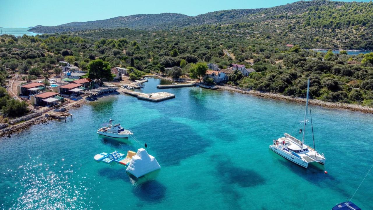 Beach House Danica - Resort & Tavern Bain, Free Transport, Pool, Island Of Zut - Kornati Pristanisce Exterior foto