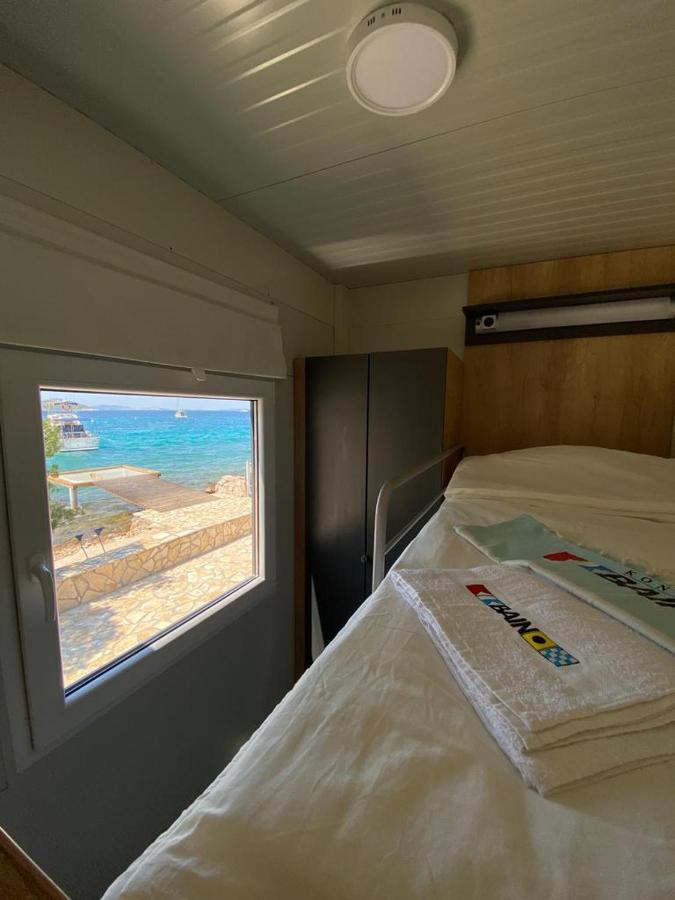 Beach House Danica - Resort & Tavern Bain, Free Transport, Pool, Island Of Zut - Kornati Pristanisce Exterior foto