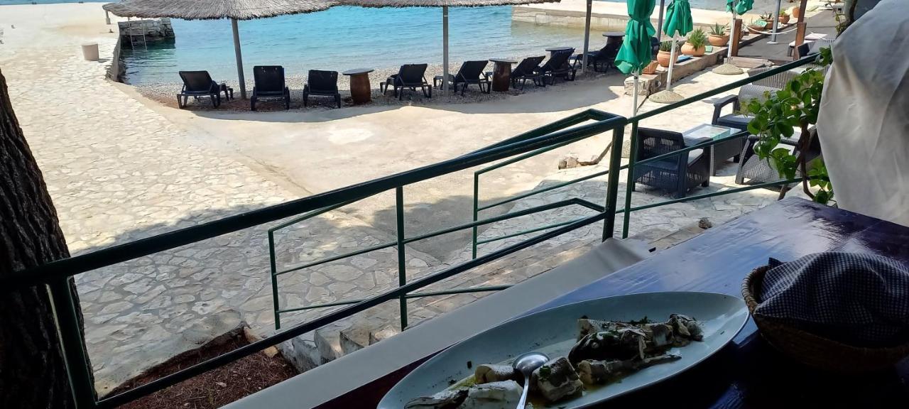 Beach House Danica - Resort & Tavern Bain, Free Transport, Pool, Island Of Zut - Kornati Pristanisce Exterior foto