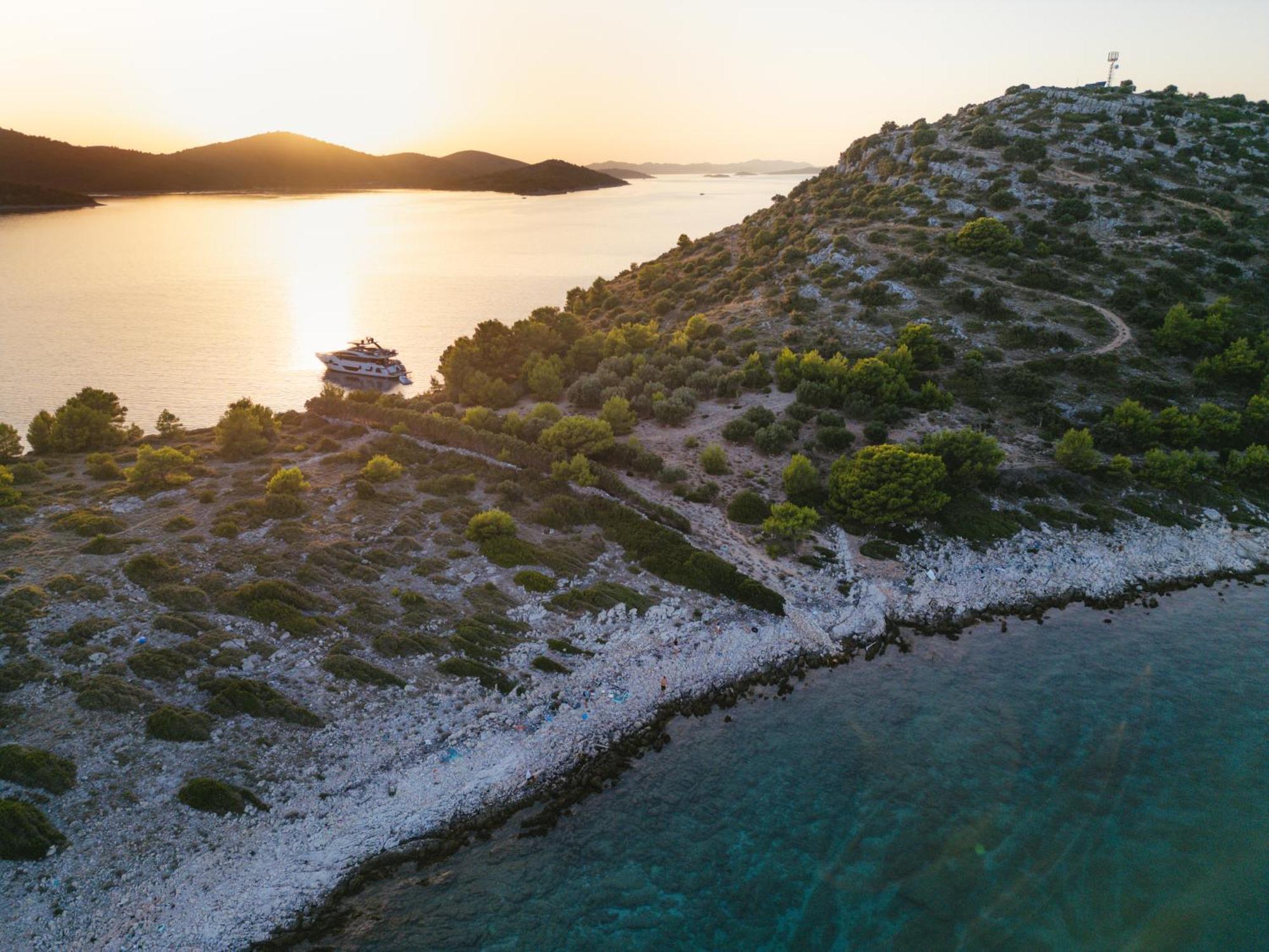 Beach House Danica - Resort & Tavern Bain, Free Transport, Pool, Island Of Zut - Kornati Pristanisce Exterior foto